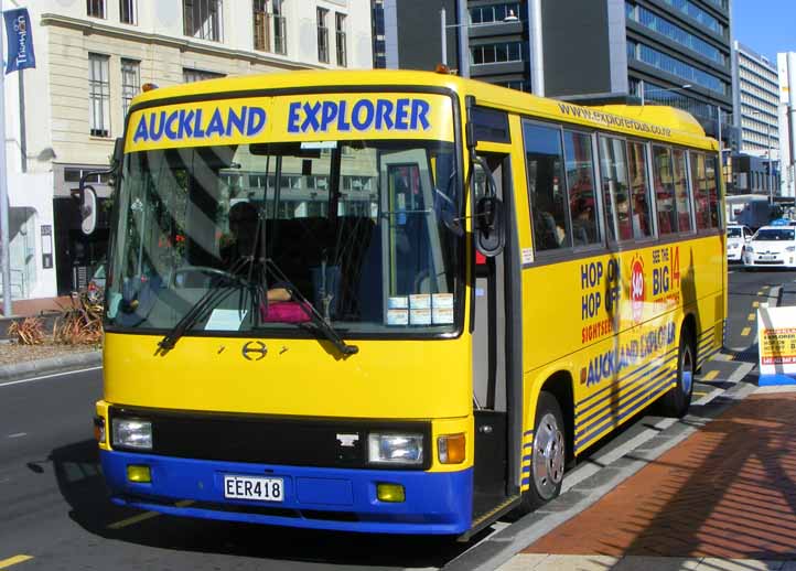 Auckland Explorer Hino Rainbow EER418